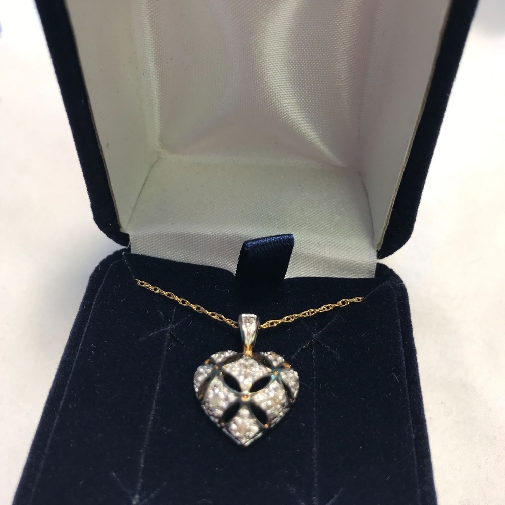 1/8‎ Carat Diamond Heart Necklace By Avon In Gift Box Sparkling Love Symbol